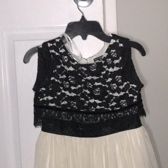 Girls Dress - Picture 7 of 8